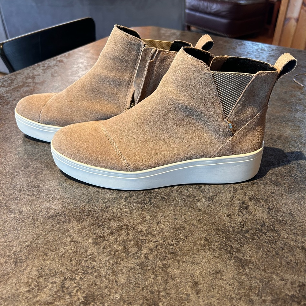 Toms Size 9.5 Worn Once! Booties